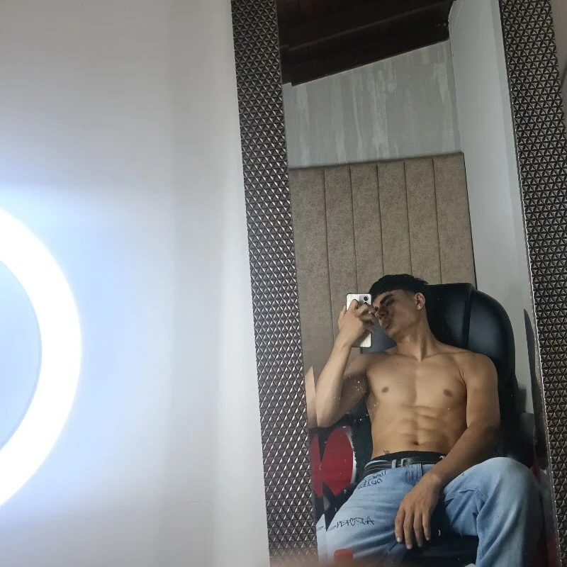 Toji_ferrer Stripchat profile image