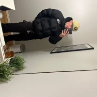 younghungginger Adlı Modelin Avatarı