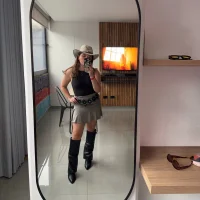 sweet_ella28's Profile Pic