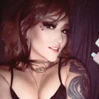 RockNRollin_Roxy's Profile Pic