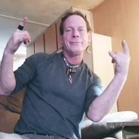 Illcum4u100 Poză de profil