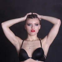 Ảnh đại diện của Hot2Riana