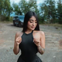 EmiilyEvans_ Adlı Modelin Avatarı