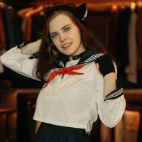 VeronikaMay Φωτ, Προφίλ