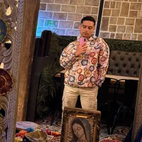 Universobayx model avatar