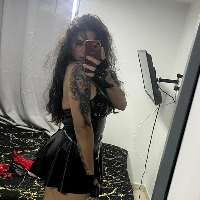 mistress_scarlet7 Stripchat profile image