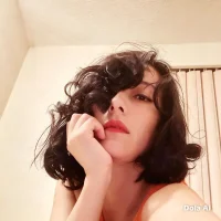 Red_Velvet_Vice's Profile Pic
