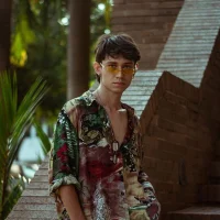 Michael_blue Adlı Modelin Avatarı