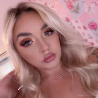 Hallie_AmeliaJXx's Profile Pic