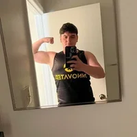 abloomvega Φωτ, Προφίλ