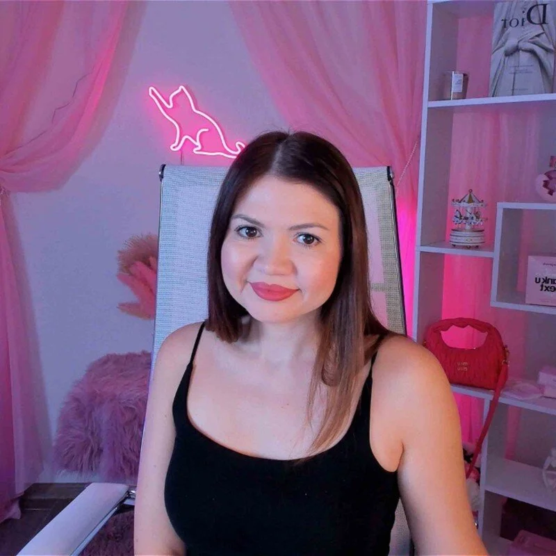 ElaraWynne profile photo