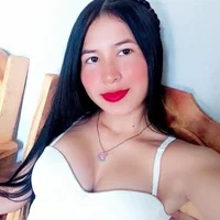 Brittany_18's Profile Pic