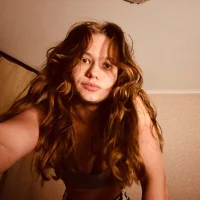 صورة الملف الشخصي لـ CrystalNest