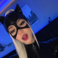 Nauthy_girl's Avatar Pic