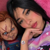 Yuli_16's Avatar Pic