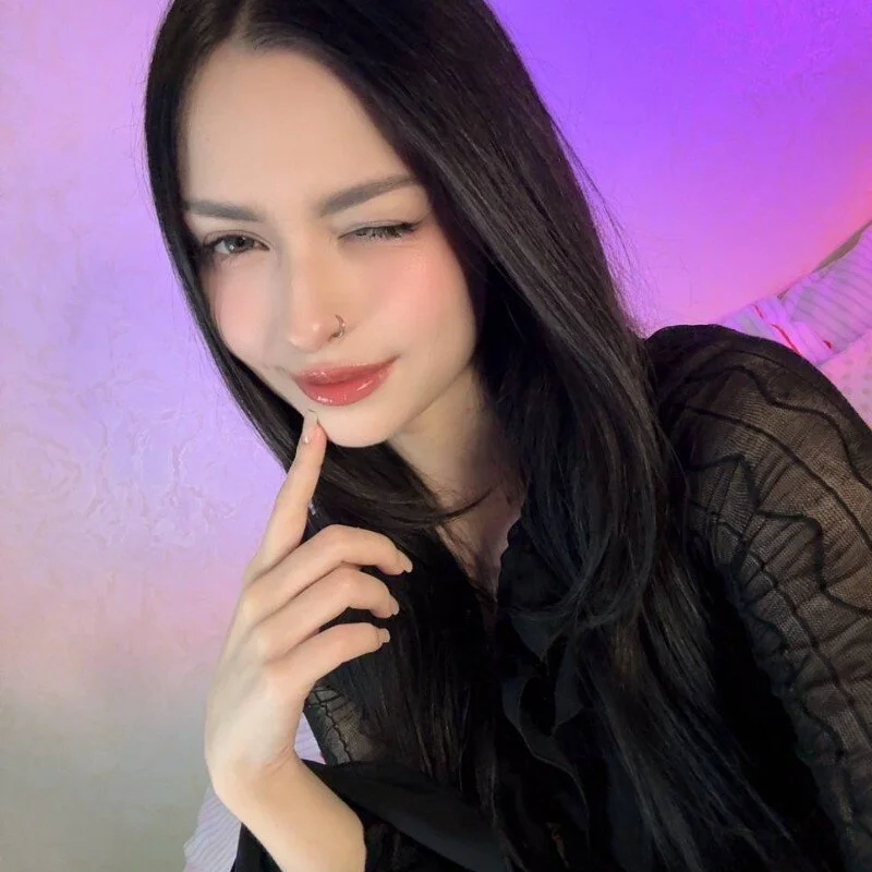 BellaNoir25