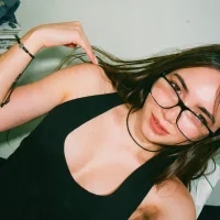 Yulieth_Valentina Adlı Modelin Avatarı