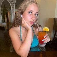 AuroraSkyee এর প্রোফাইল ছবি