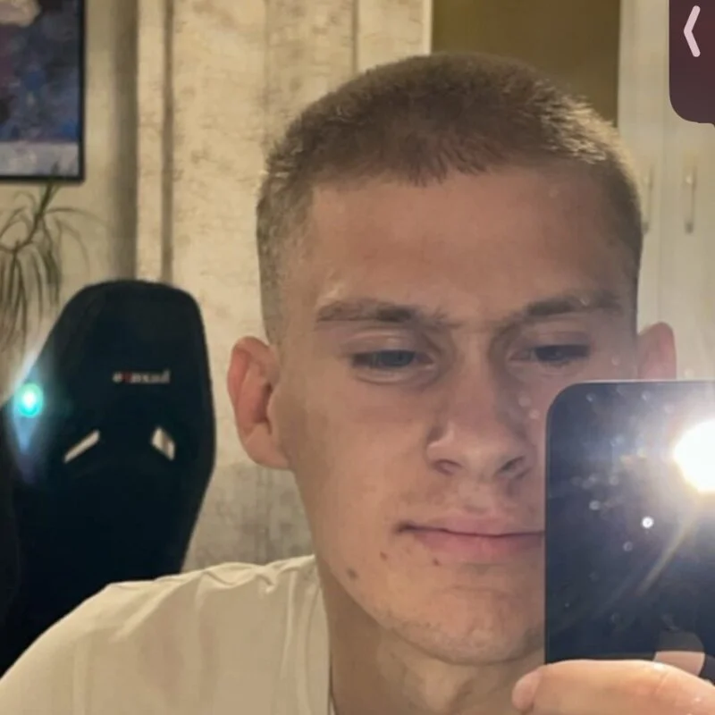 Michalhusn profile photo