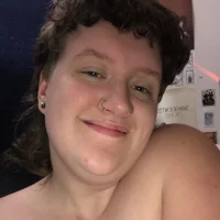 carmenflowerzxo's Avatar Pic