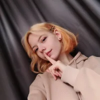 Velinora's Profile Pic