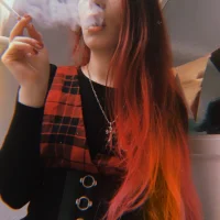 รูปโปรไฟล์ของ smoking_ivy