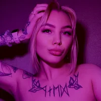 Eva_Ri's Profile Pic