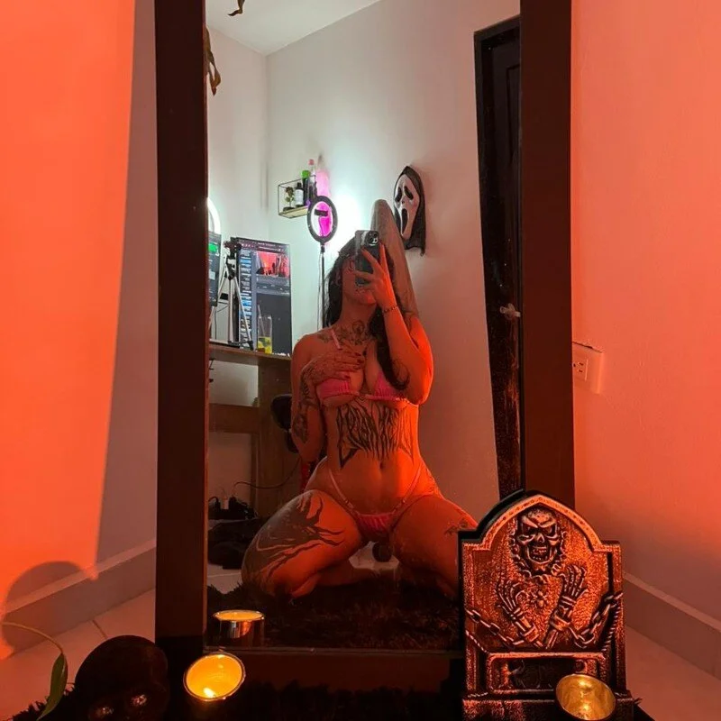MissCharlottte_18 Stripchat profile image