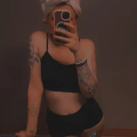 heylookitsher's Avatar Pic