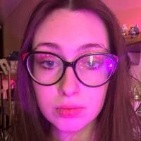 annieqq's Profile Pic