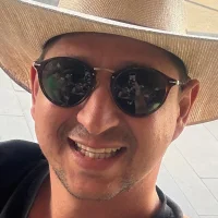 Tenando's Profile Pic