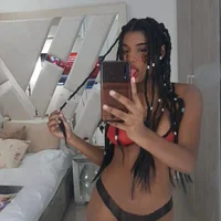 Little_vikky's Profile Pic