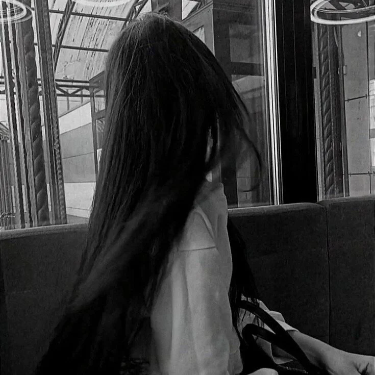 SweetLoraa live cam profile