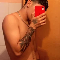 Tonitony10 Φωτ, Προφίλ