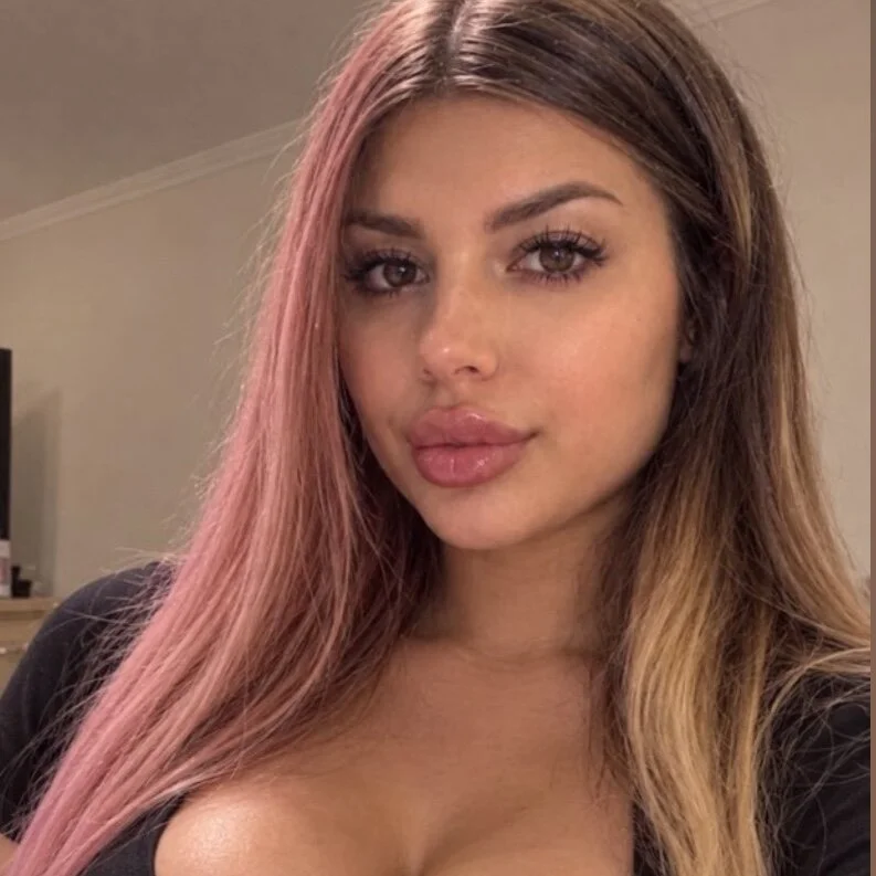 Vik_a profile photo
