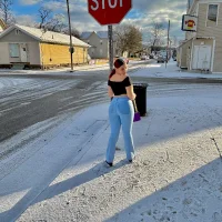 LauraMFlo's Profile Pic