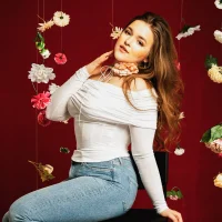 EmilyWhispers 头像图片