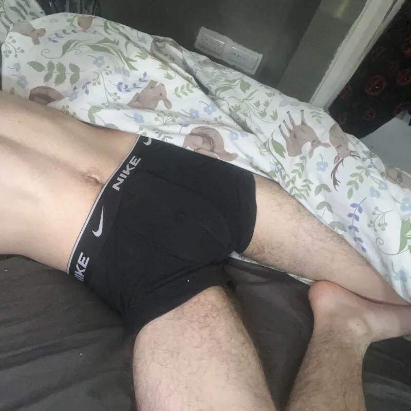Hornyboi9069 profile photo