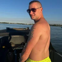 Профилна снимка на HubbyDemi