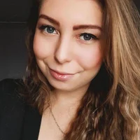 Gambar Profil AdrianaLii