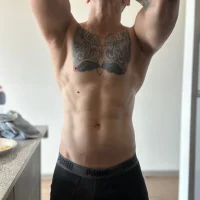 heninks's Profile Pic
