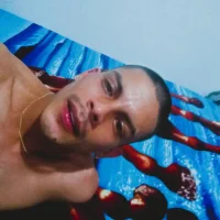 Loulian09's Avatar Pic