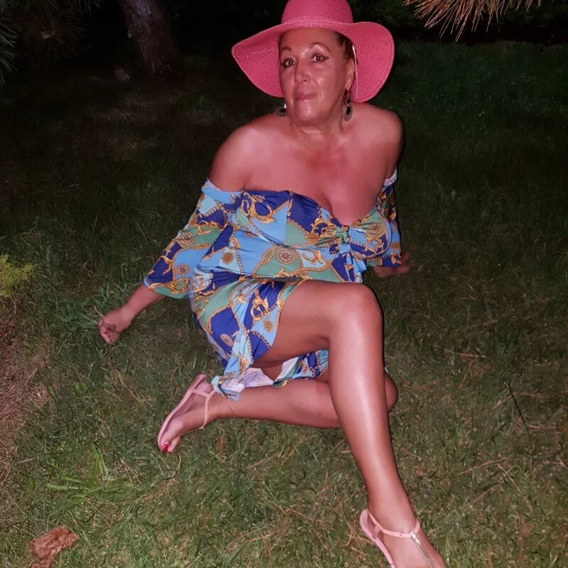 Classy-Lydya live cam profile