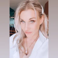 D3stinyAwaits's Profile Pic