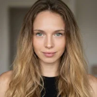 Eva_nextdoor