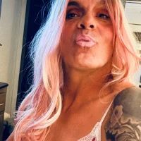 Scarlet-In-Pink