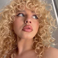 CurlyDaisy
