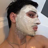 veetoile's Profile Pic