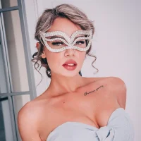 NikkiBloom: изображение аватарки