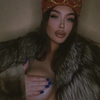 v_lova's Profile Pic